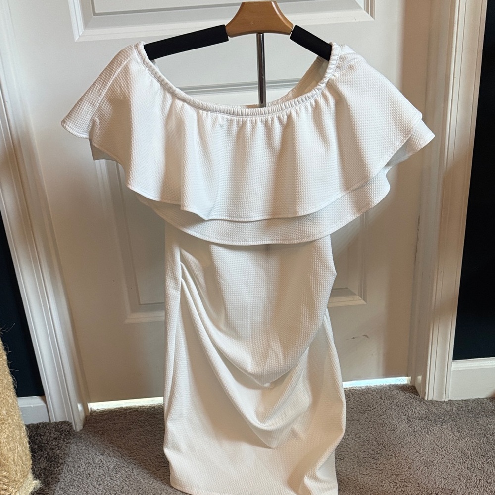 Hello MIZ White One-Shoulder Ruffle Dress maternity